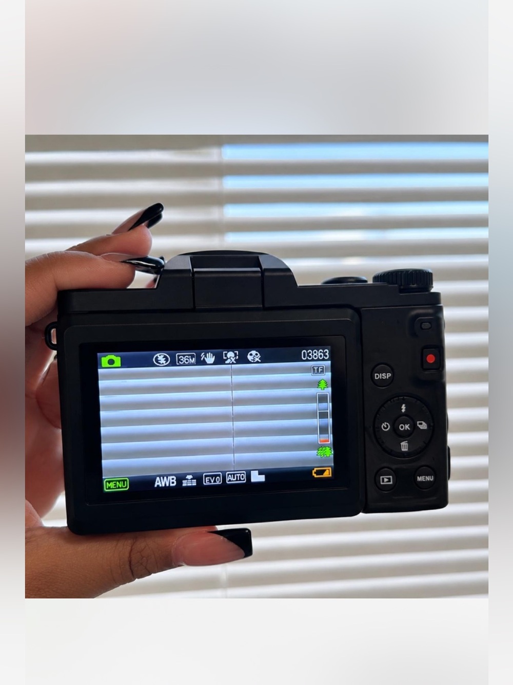 Compact Digital Camera - Black - Picture 3 of 3